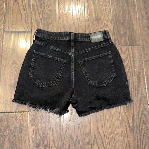 Hollister black curvy ultra high rise Mom shorts size 27 - Picture 7 of 7
